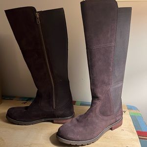 ARIAT women’s boot. 100% leather. Rubber sole, waterproof, chocolate, size 11